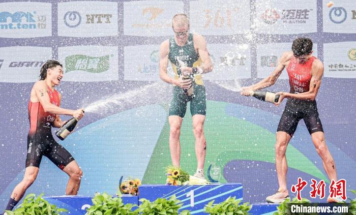 2024武汉铁人三项亚洲杯在梁子湖水域正式开赛