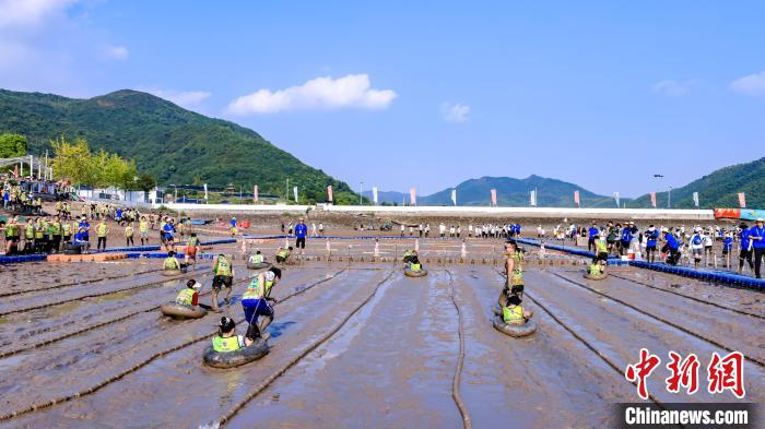 宁波象山举办的2024年中国滩涂户外运动挑战赛吸