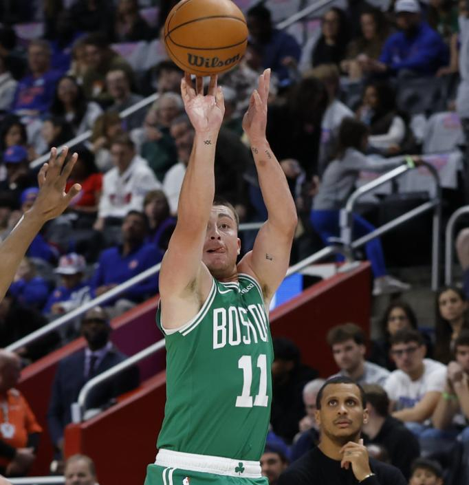 1米85后卫普理查德：NBA赛场的三分利剑与数据奇