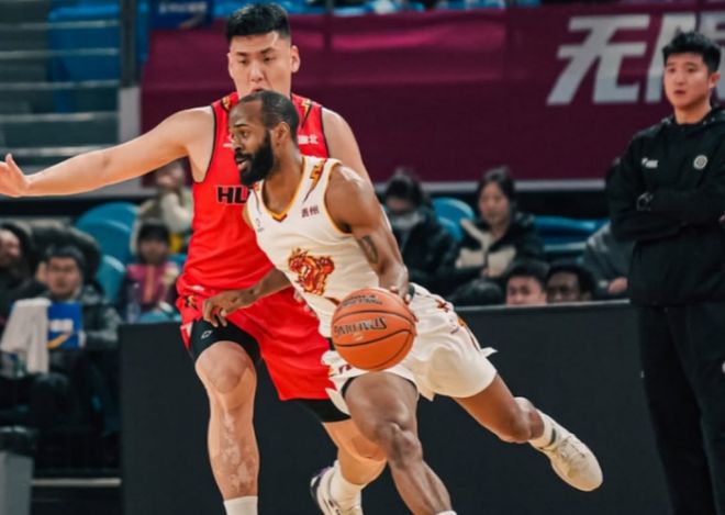 四川男篮注册新外援维纳莱斯 创CBA单赛季最长连