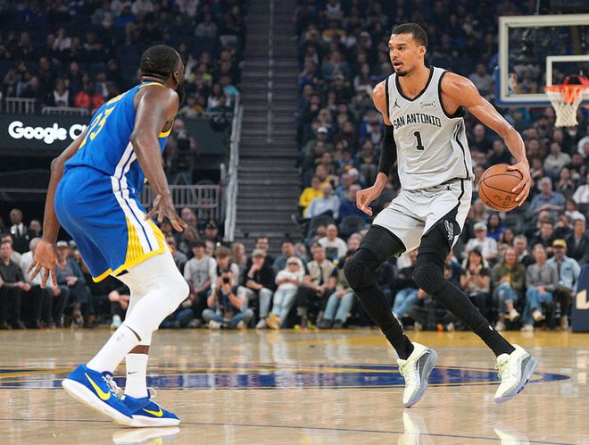 文班亚马41+18率马刺狂胜勇士创队史纪录