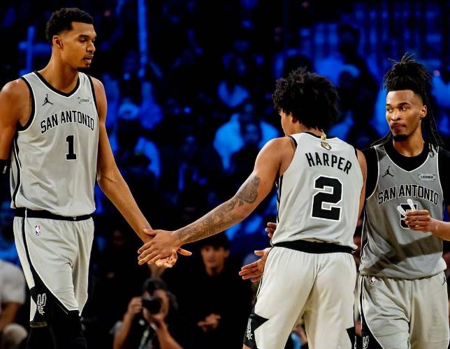 文班亚马41+18率马刺狂胜勇士创队史纪录