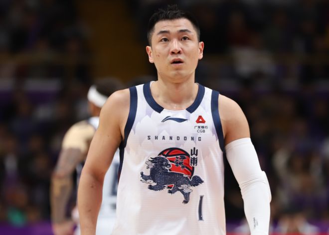 广厦主场力克山东迎两连胜 塔克三双主导逆转战